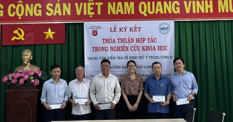 “Ngày hội công nhân - Phiên chợ nghĩa tình” Tết Nguyên đán Giáp Thìn nhằm chăm lo cho đoàn viên công đoàn, viên chức, người lao động có hoàn cảnh khó khăn.