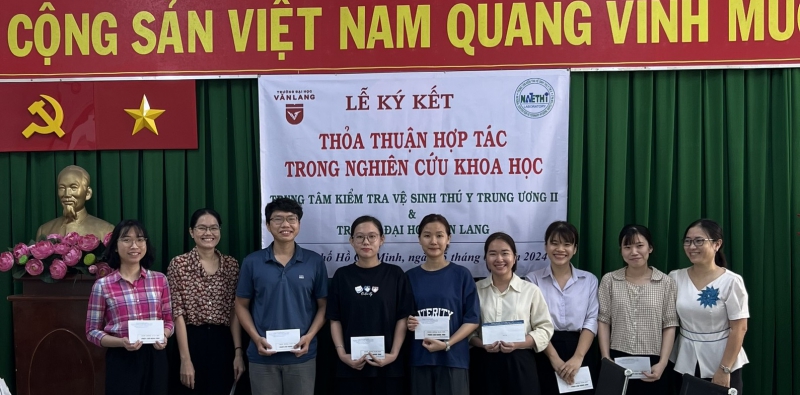 “Ngày hội công nhân - Phiên chợ nghĩa tình” Tết Nguyên đán Giáp Thìn nhằm chăm lo cho đoàn viên công đoàn, viên chức, người lao động có hoàn cảnh khó khăn.