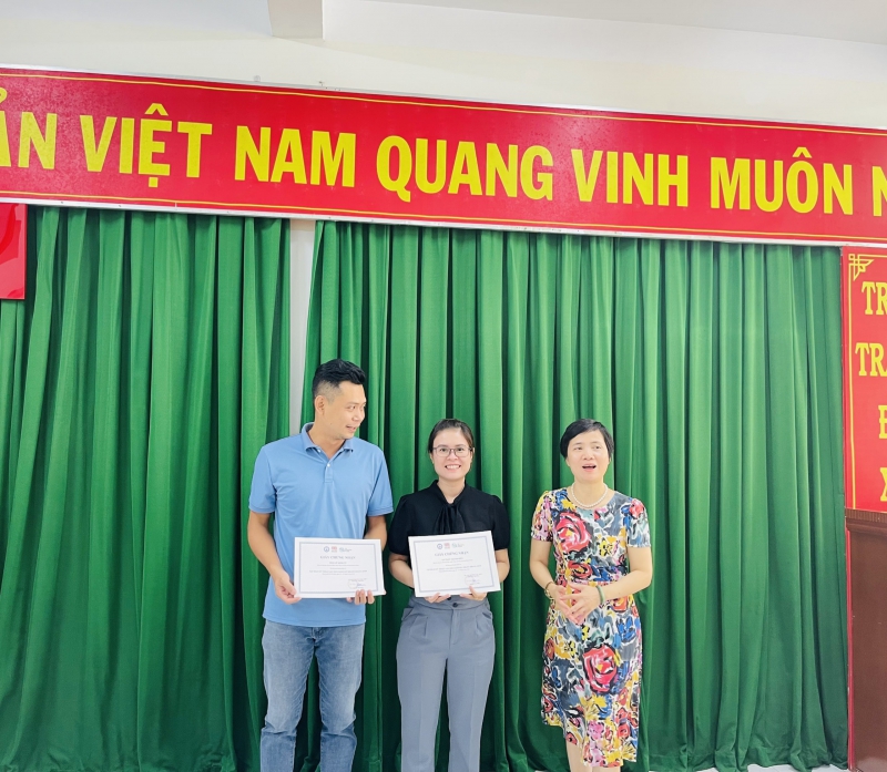 Lớp tập huấn “Kỹ thuật lấy mẫu giám sát kháng kháng sinh trên lợn và gà”