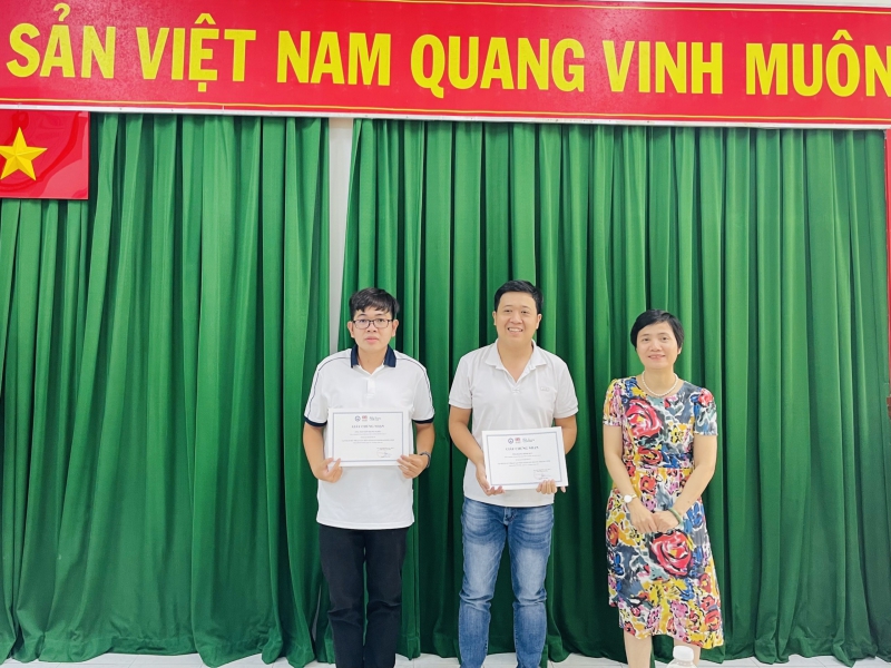 Lớp tập huấn “Kỹ thuật lấy mẫu giám sát kháng kháng sinh trên lợn và gà”