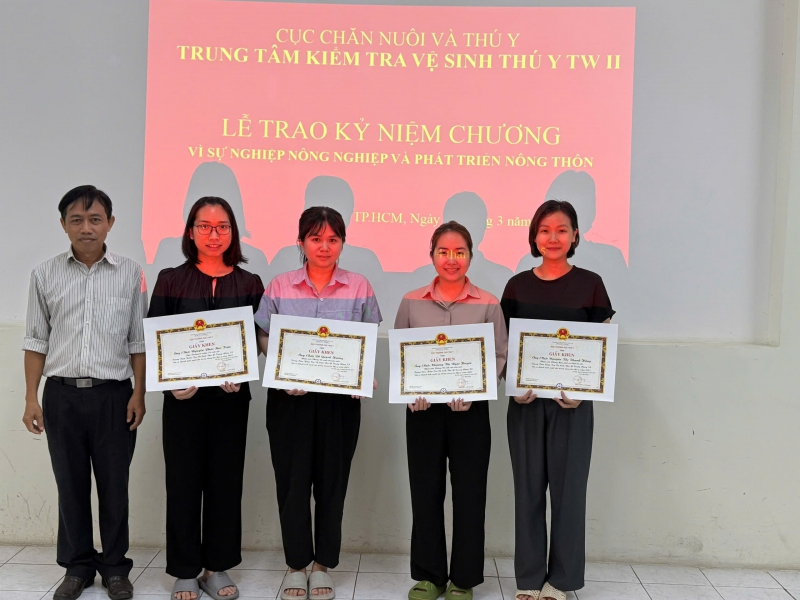 Lễ trao kỷ niệm chương vì sự nghiệp nông nghiệp và phát triển nông thôn và Giấy khen Chiến sĩ thi đua cở sở, Giấy khen của Cục Thú y